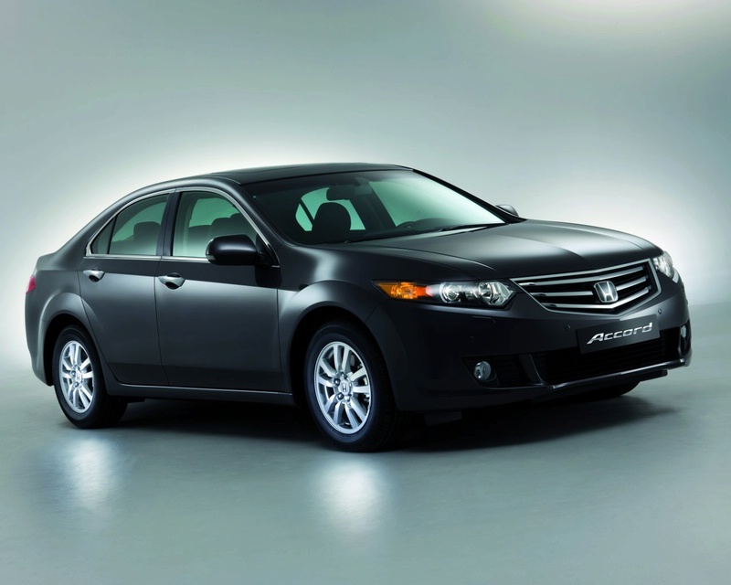 This is Hoinda Accord 2009. Eighth generation of Honda Accord is very near 