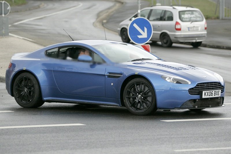 New Aston Martin V12 Vantage RS spy photos 