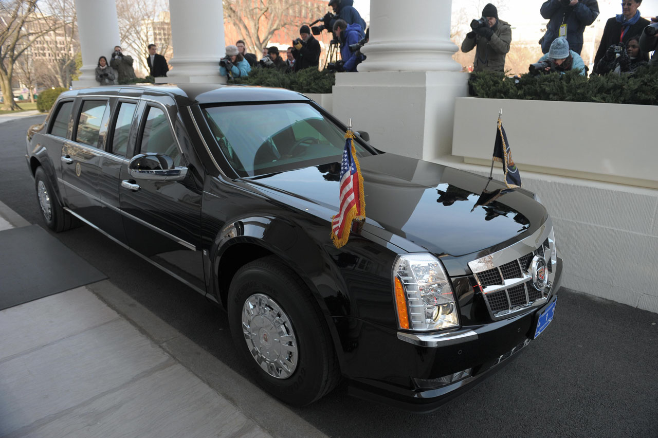 cadillac-barack-obama-presidential-limousine-live-ride-img_5.jpg