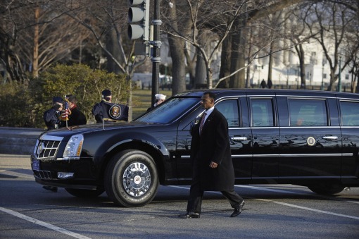 http://autoworld.files.wordpress.com/2009/01/cadillac-barack-obama-presidential-limousine-live-ride-img_6.jpg?w=510