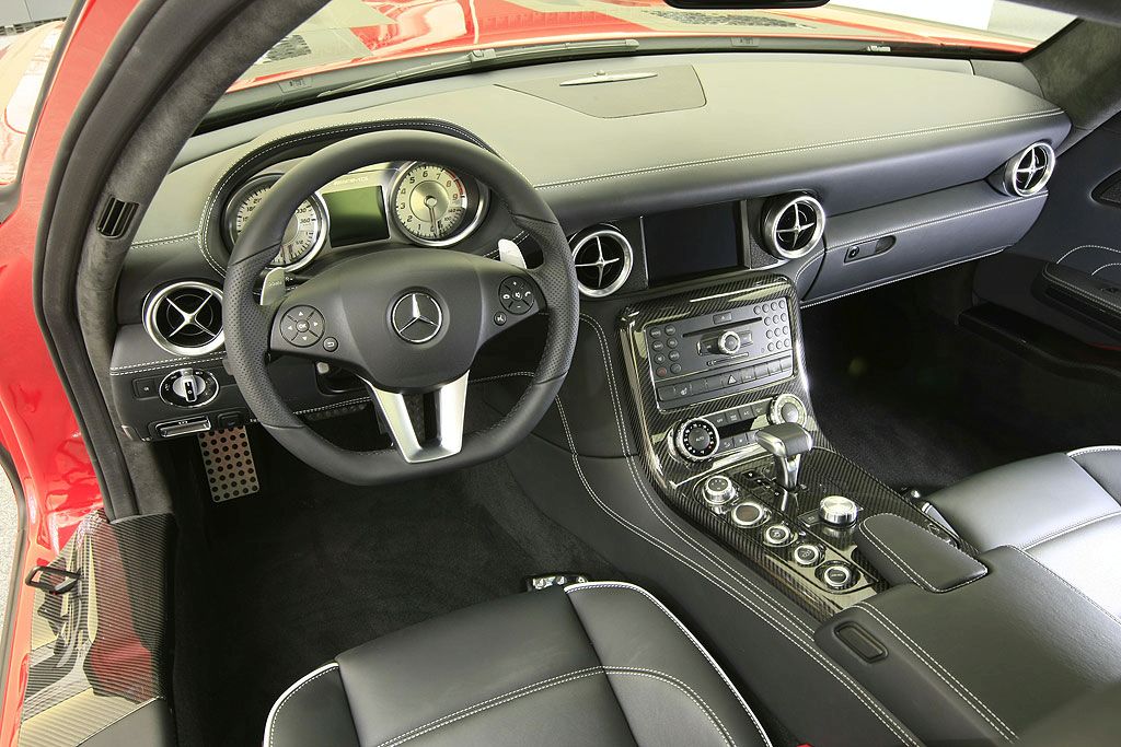 mercedes sls. Mercedes SLS AMG Gulwing