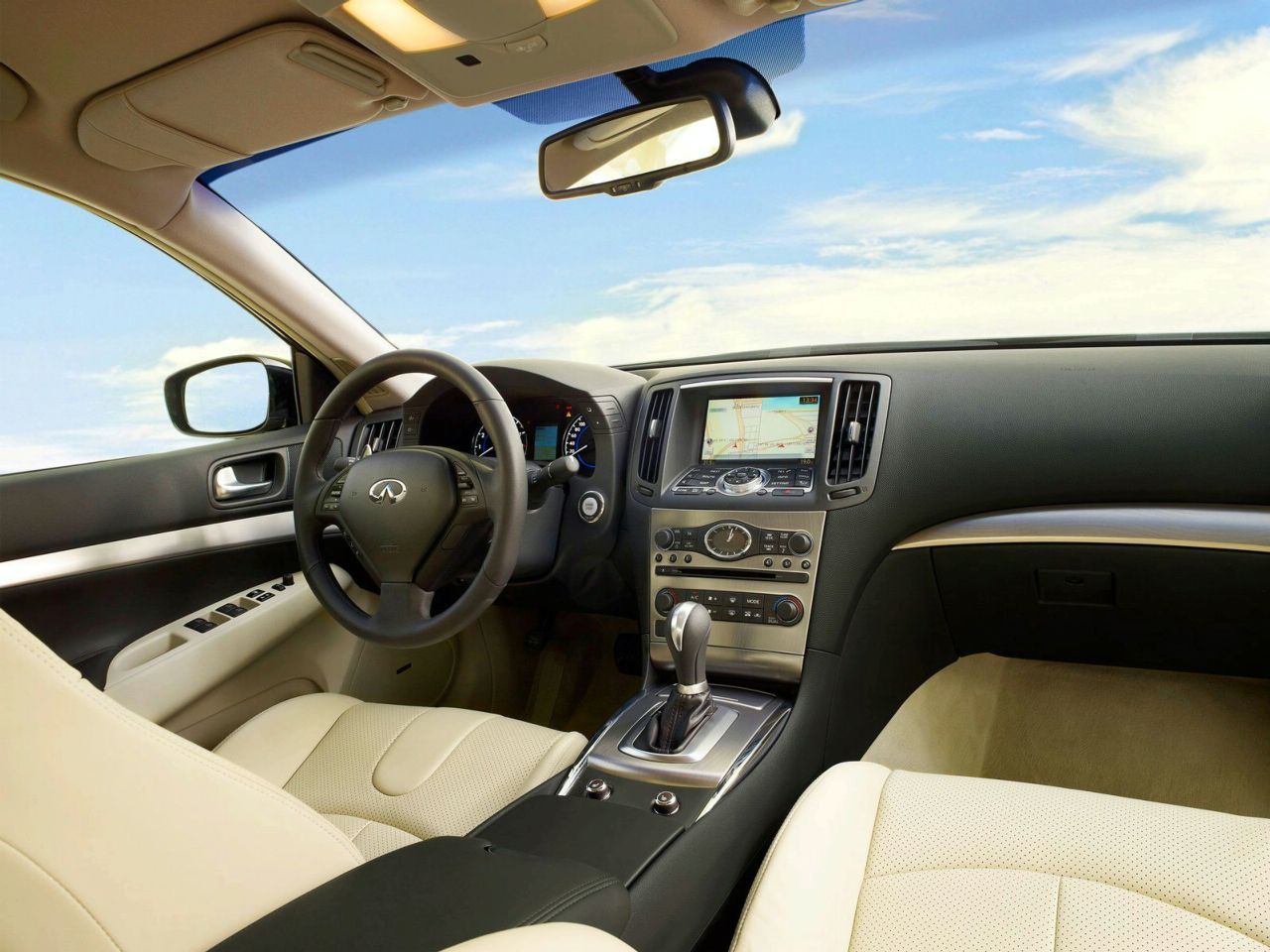 infiniti-g37-sedan-2010-facelift-interior.jpg